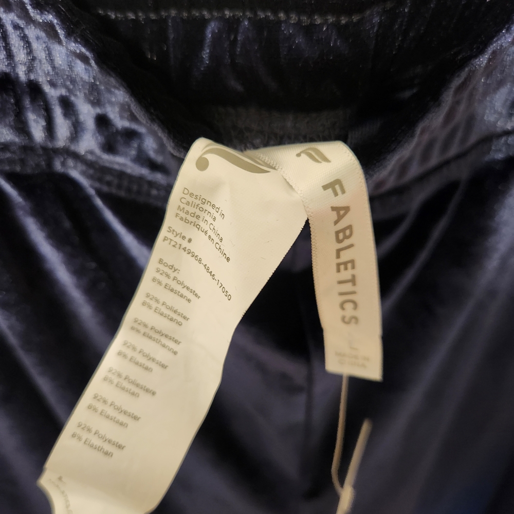 Navy 3 Piece Fabletics Set - Picture 13 of 16